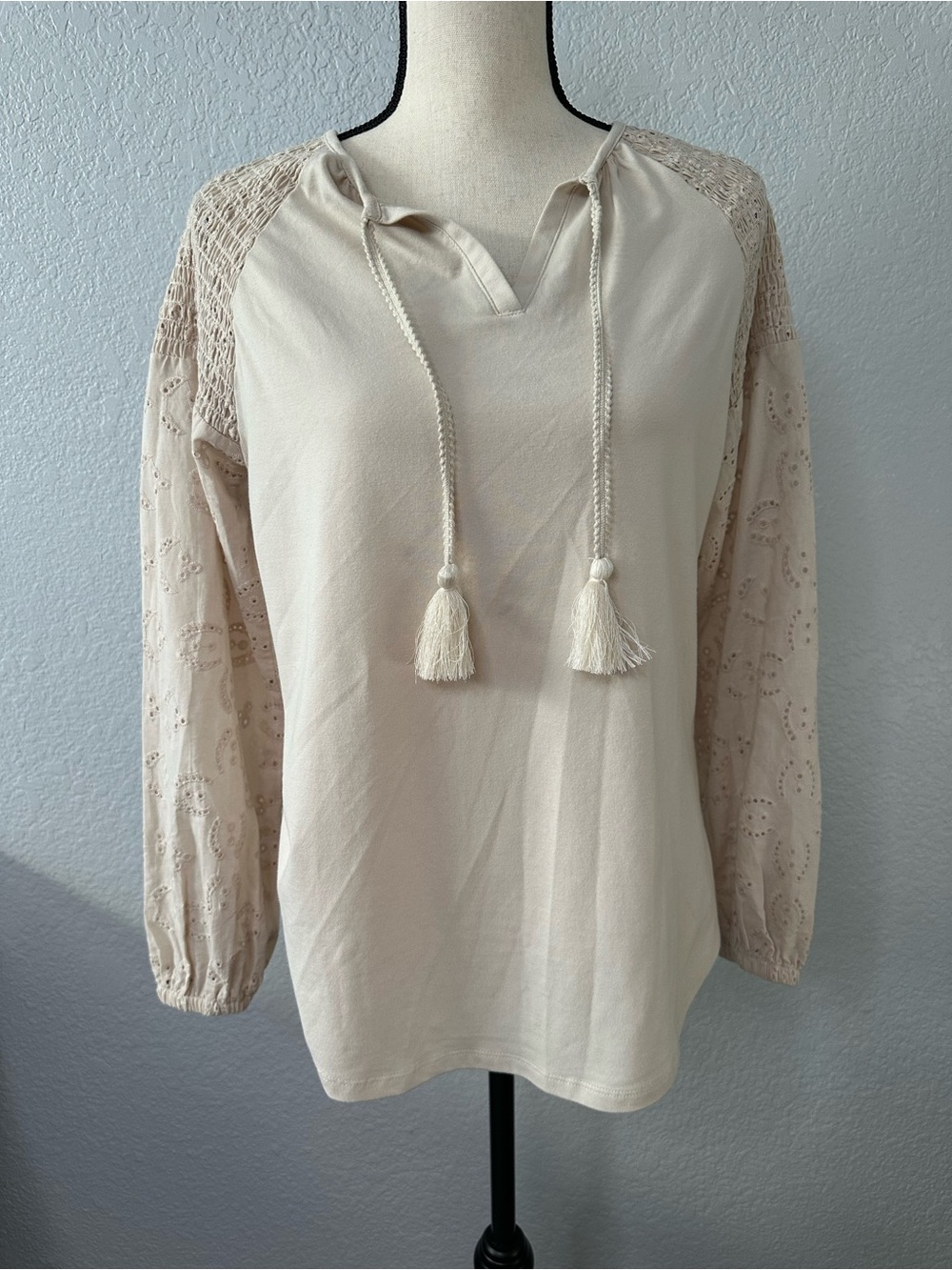 Belle by Kim Gravel Eyelet Mixed Media Top Cream Boho Tassel Blouse A637449 XS